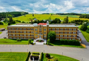 Vivre en résidence, Domaine Lac au Saumon inc., résidences pour personnes âgées, résidences pour retraité, résidence